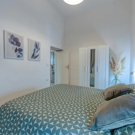 Nest 27
