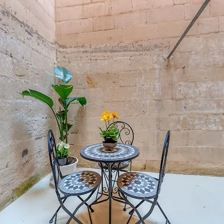 Apartment Nest 27 *
